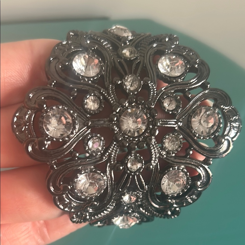 Ornate Filigree Rhinestone Encrusted Hinged Cuff Vintage Inspired Bracelet - Picture 8 of 9